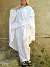 Load image into Gallery viewer, Round Neck Loose Tops Casual Pants Two-piece Set