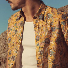 Load image into Gallery viewer, Men Weekender Short Sleeves Two-Piece Sets