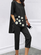Load image into Gallery viewer, Loose Short-sleeved Casual Little Daisy Print Two-piece Suit
