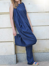 Load image into Gallery viewer, Casual Loose Round Neck Sleeveless Jumpsuit