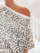 Load image into Gallery viewer, Fashion Round Neck Leopard Print Casual Suit