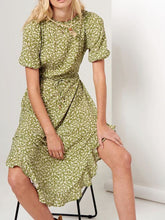 Load image into Gallery viewer, Round Neck Floral Waist Dress