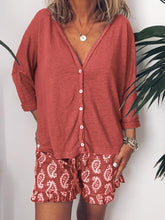 Load image into Gallery viewer, Simple Casual Loose Long Sleeve Top Floral Shorts Set