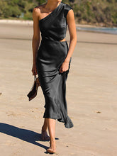 Load image into Gallery viewer, Solid Color Slanted Shoulder Strapless Slim Dress