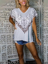 Load image into Gallery viewer, V-neck Leopard Print Short-sleeved T-shirt
