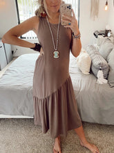 Load image into Gallery viewer, Sleeveless Solid Color Dress