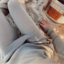 Load image into Gallery viewer, Solid Color Loose Round Neck Long Sleeve Sui