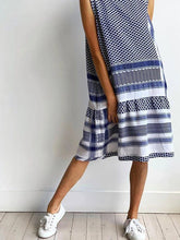 Load image into Gallery viewer, Casual Loose Round Neck Striped Dress