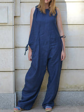 Load image into Gallery viewer, Casual Loose Round Neck Sleeveless Jumpsuit