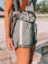 Load image into Gallery viewer, Round Neck Sleeveless Solid Color Women's Suit