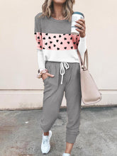 Load image into Gallery viewer, Colorblock Heart-shaped Top and Pants Set
