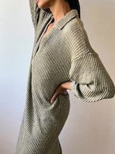 Load image into Gallery viewer, V-neck Solid Color Casual Maxi Dress
