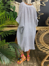 Load image into Gallery viewer, Retro Simple Casual Loose Striped Dress

