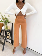 Load image into Gallery viewer, V-neck Pleated Solid Long-sleeved T-shirt
