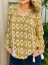 Load image into Gallery viewer, Casual Loose Totem Printed Short Sleeve Top
