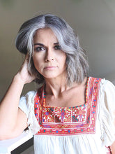 Load image into Gallery viewer, Mixed Color Short Synthetic Wigs
