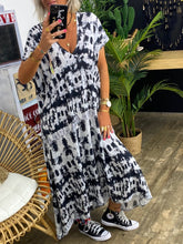 Load image into Gallery viewer, Retro Casual Loose V Neck Tie Dye Dress
