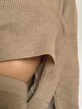 Load image into Gallery viewer, Solid Color Loose Round Neck Long Sleeve Sui

