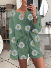 Load image into Gallery viewer, Casual Wild Chrysanthemum Print Two-piece Set
