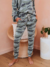 Load image into Gallery viewer, Casual Loose Camouflage Top Pants Set
