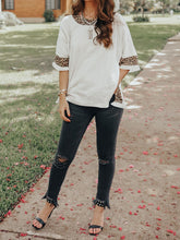 Load image into Gallery viewer, Summer White T-shirt with Leopard Print

