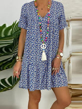 Load image into Gallery viewer, Holiday Round Neck Floral Print Dress
