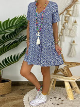 Load image into Gallery viewer, Holiday Round Neck Floral Print Dress
