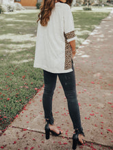 Load image into Gallery viewer, Summer White T-shirt with Leopard Print
