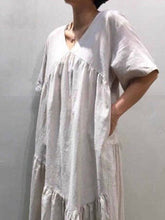 Load image into Gallery viewer, Loose and Versatile Fashion Dress
