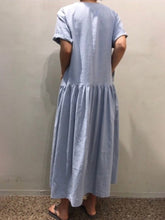 Load image into Gallery viewer, Loose and Versatile Fashion Dress
