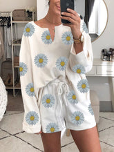 Load image into Gallery viewer, Casual Wild Chrysanthemum Print Two-piece Set
