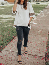 Load image into Gallery viewer, Summer White T-shirt with Leopard Print
