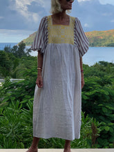 Load image into Gallery viewer, Square Collar Big Cuff Loose Dress
