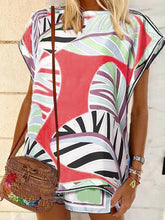 Load image into Gallery viewer, Bohemian Loose Casual Floral Print Top Shorts Suit
