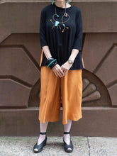 Load image into Gallery viewer, Retro Round Neck Half Sleeve Top Loose Trousers Women&#39;s Suit
