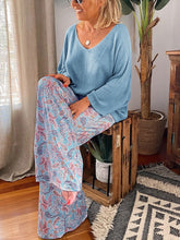 Load image into Gallery viewer, Casual Loose V-Neck Knit Top Floral Print Pants Suit
